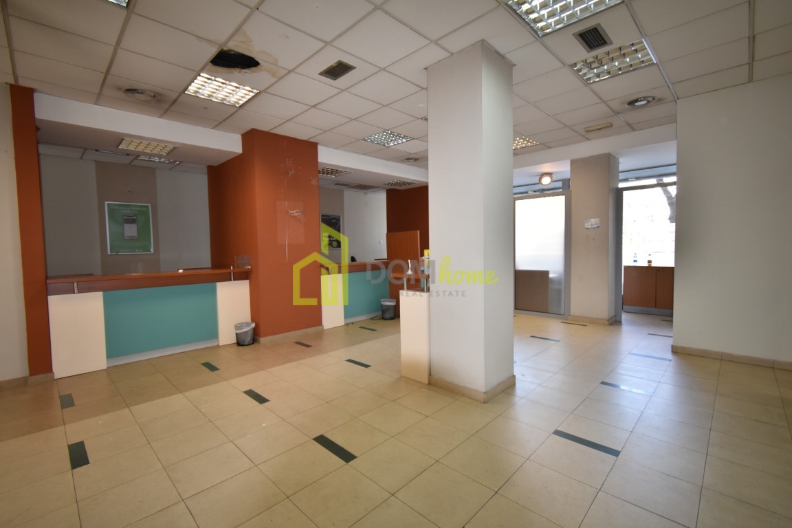 Poslovni prostor 161m2, Preko Morače